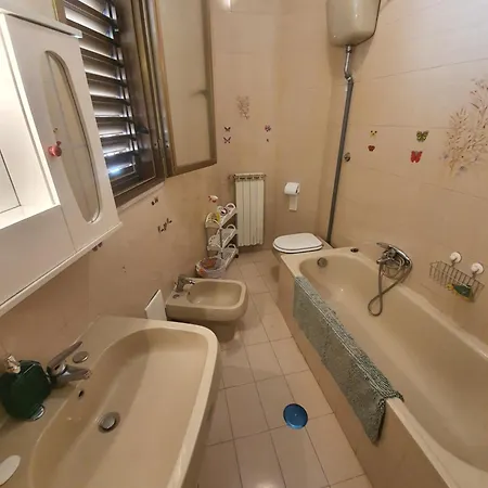 招待所 Casa Casagiove 卡塞塔